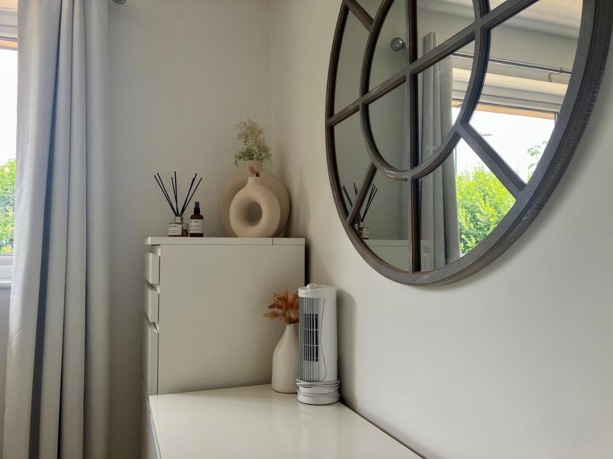 Central, Stylish & Cosy With Large Garden & Parking, Bournemouth