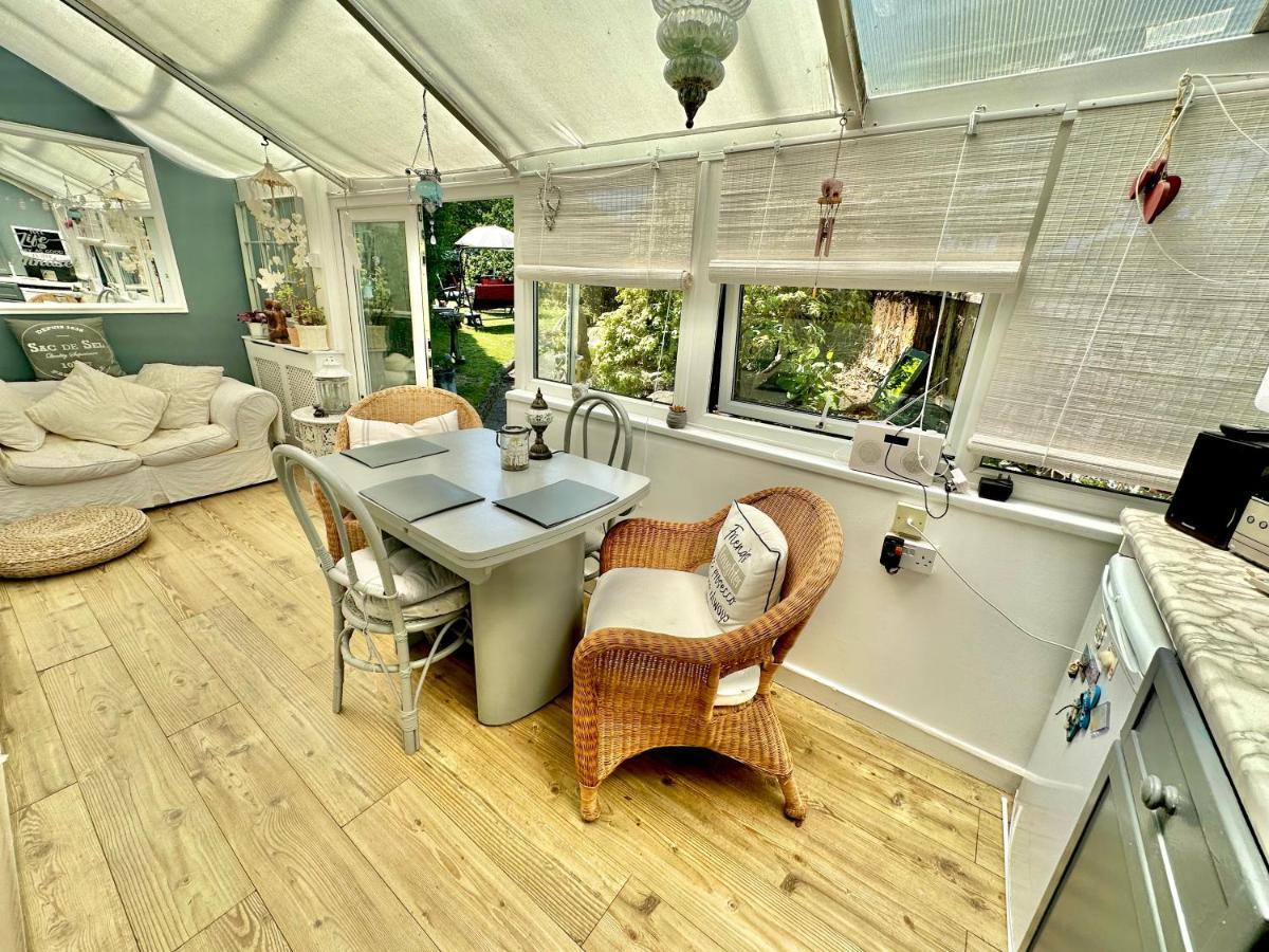 Garden - 3 Bedroom Close To Town And Holiday home