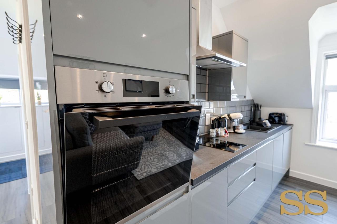 The Hideaway: Beachside Retreat With O2 Academy Access *