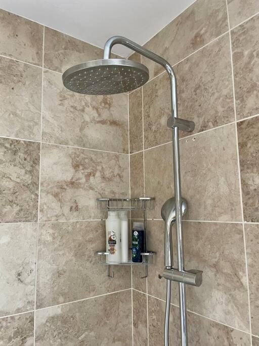 Modern 2 Bed Flat W Parking, Dog Friendly, Apartment *