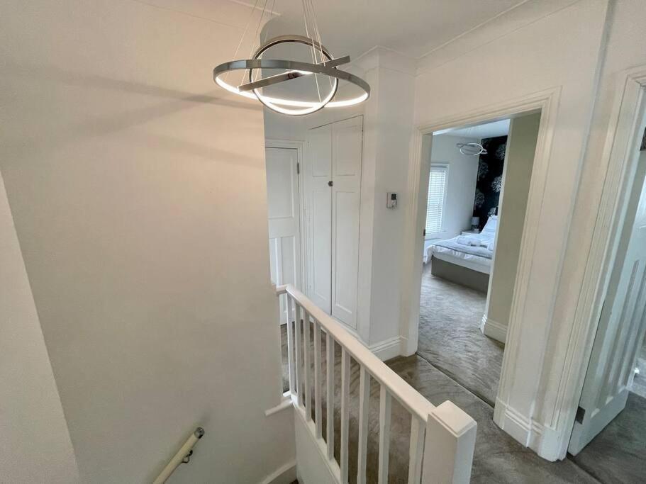 Modern 2 Bed Flat W Parking, Dog Friendly, * Bournemouth