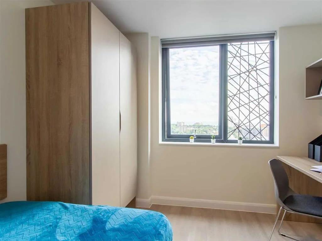 Apartment Inviting Private Ensuite Bedrooms At Skyline In *