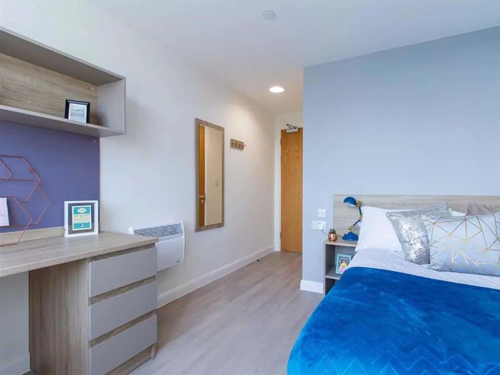 Inviting Private Ensuite Bedrooms At Skyline In *