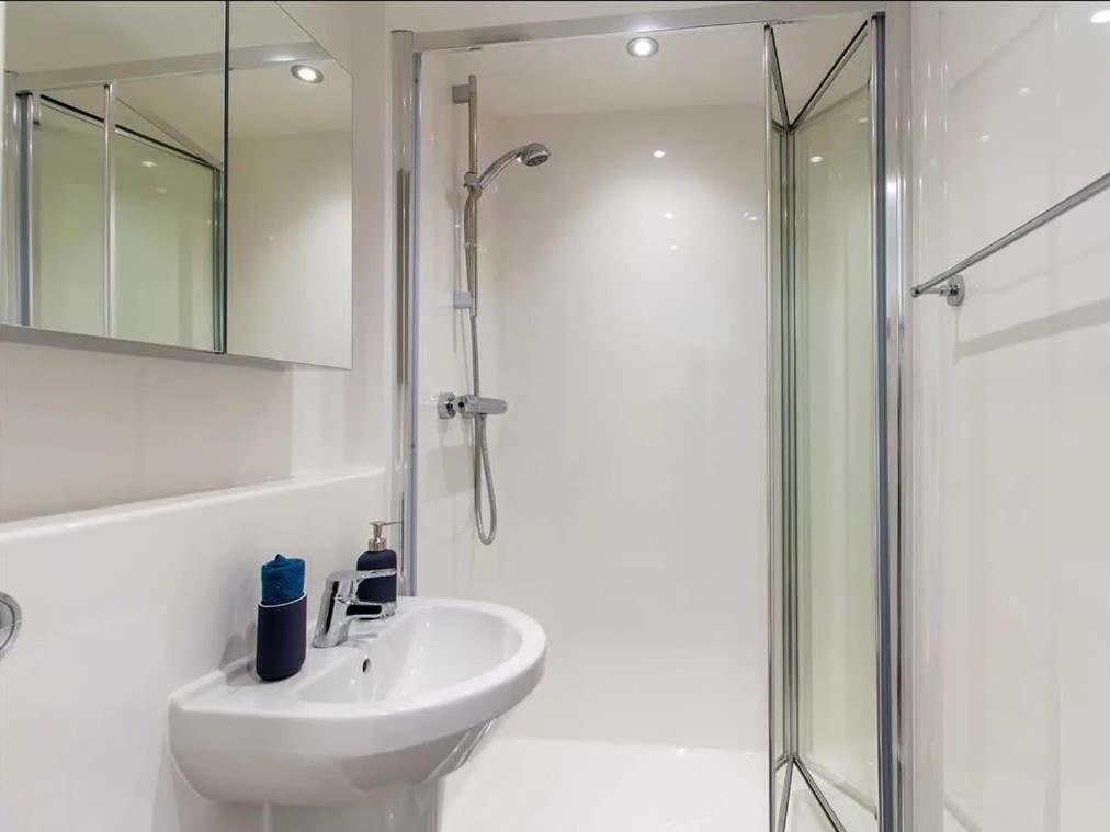 Inviting Private Ensuite Bedrooms At Skyline In