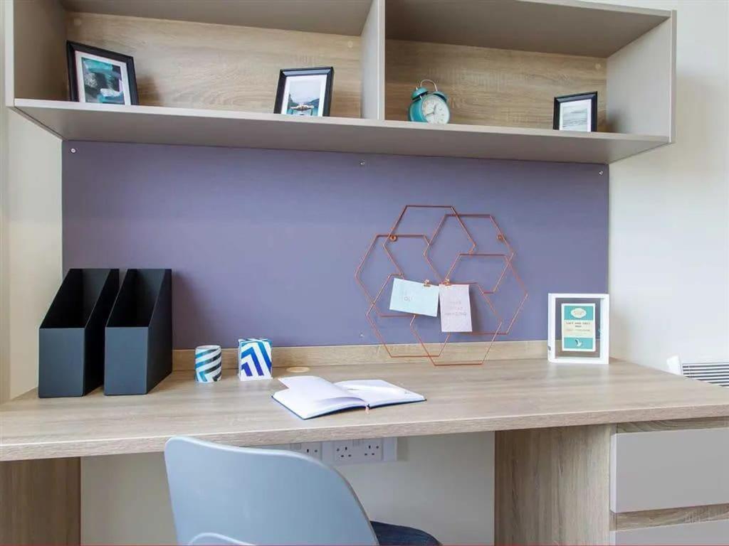 Inviting Private Ensuite Bedrooms At Skyline In Apartment *