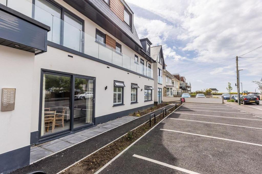 Modern 1 Bed, Close To And Highstreet *