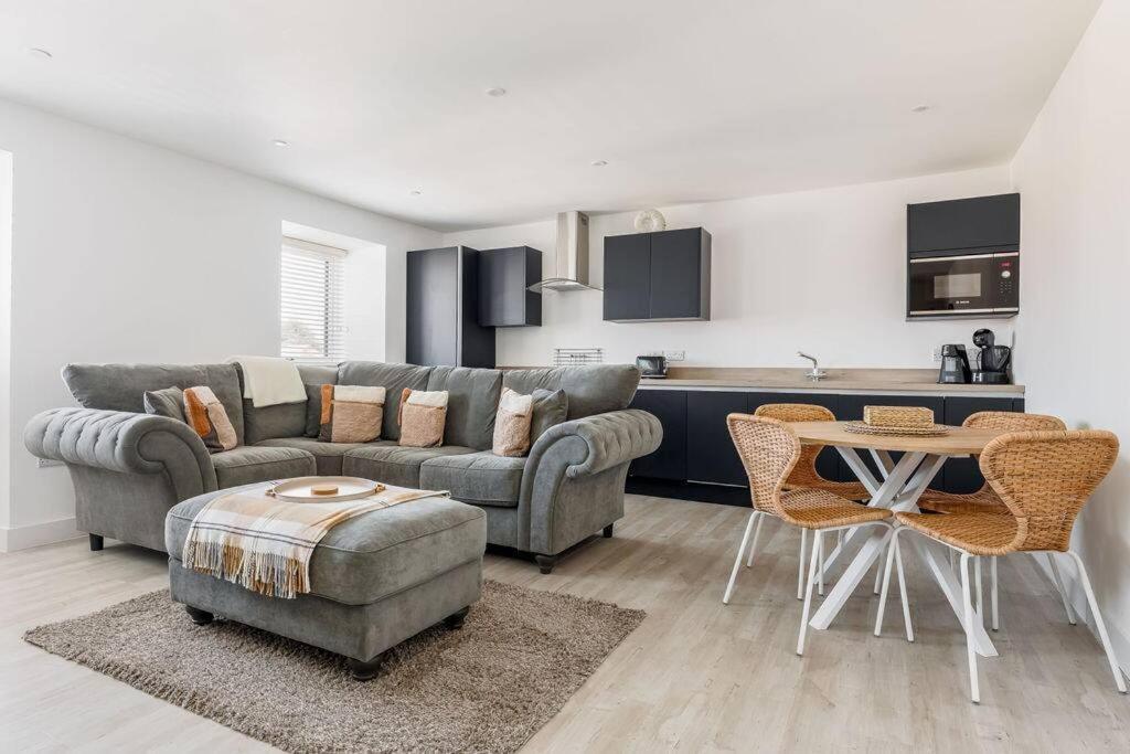 Apartment Modern 1 Bed, Close To And Highstreet