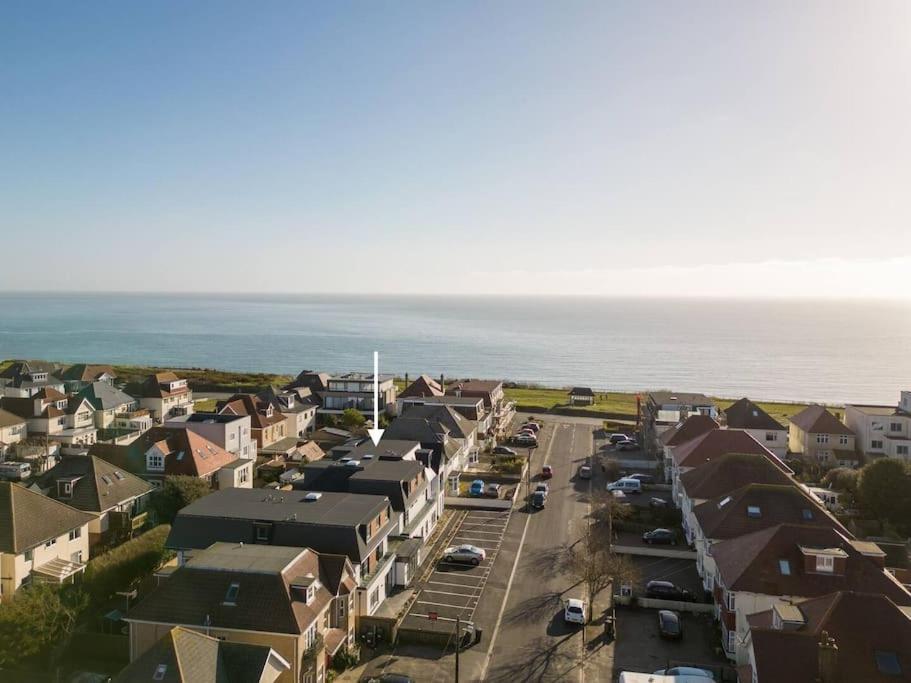 Modern 1 Bed, Close To And Highstreet