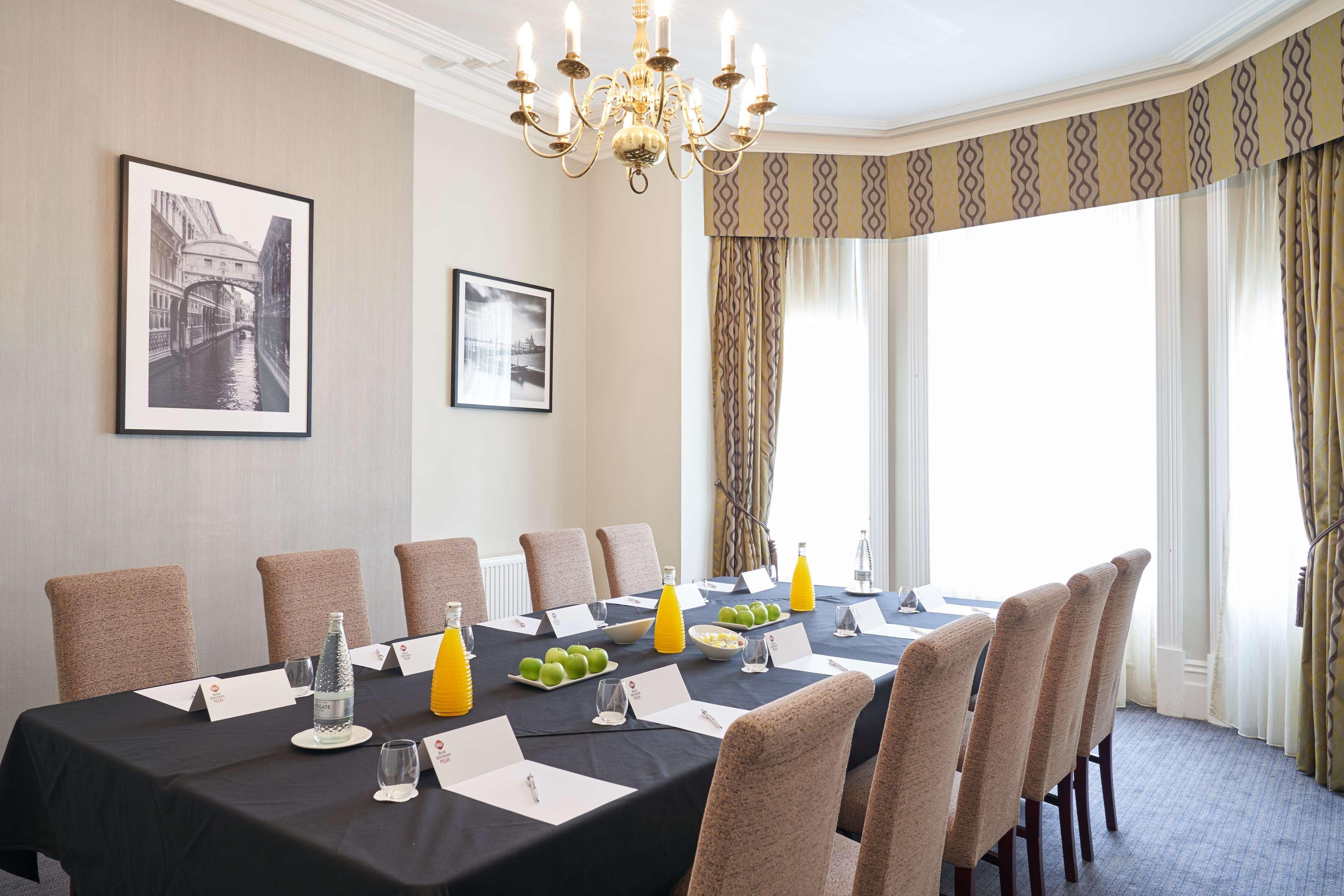 Western The Connaught And 4*