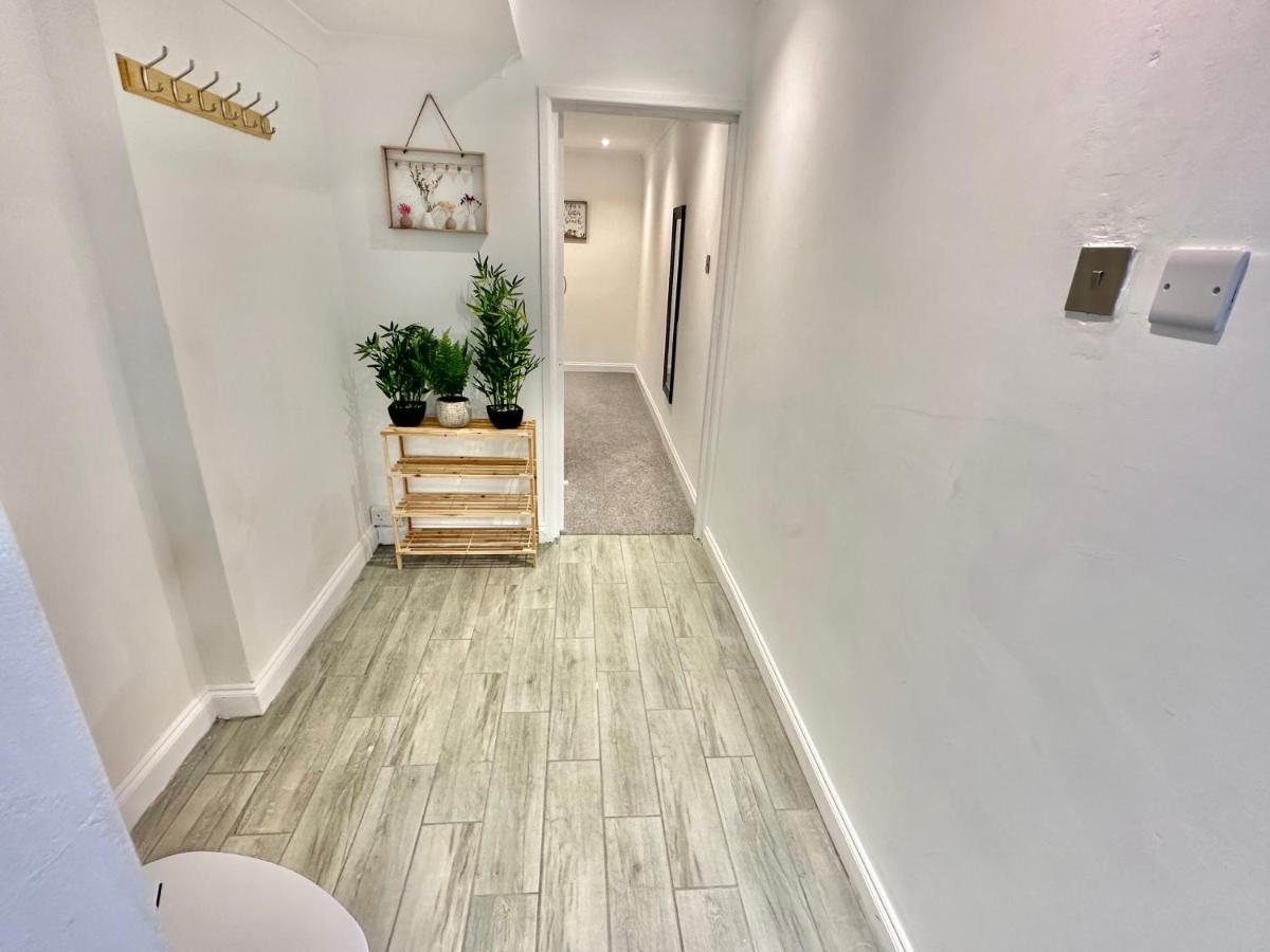 Chic In Central With Parking * Bournemouth