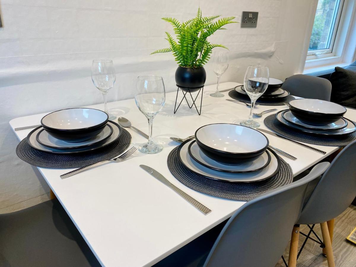 Chic In Central With Parking Apartment *