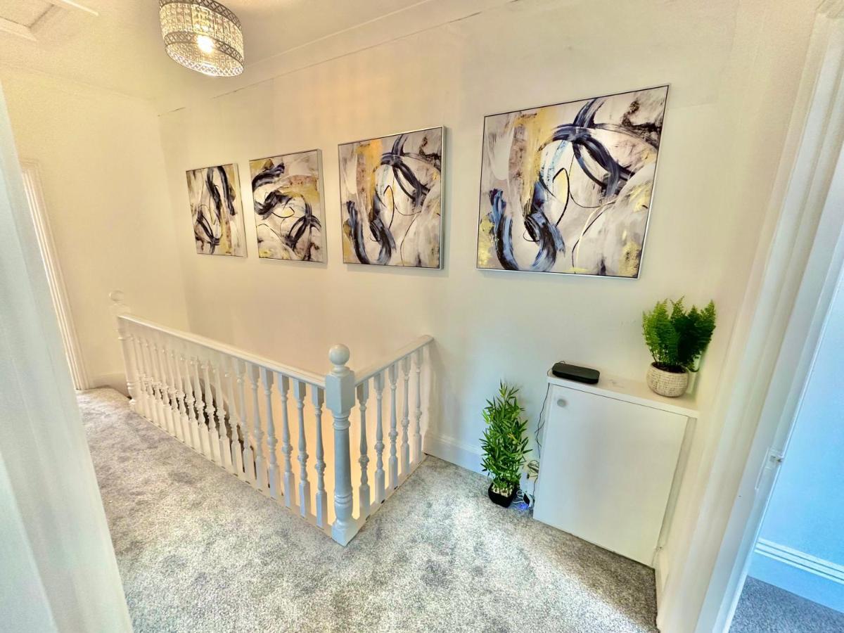 Apartment Chic In Central With Parking