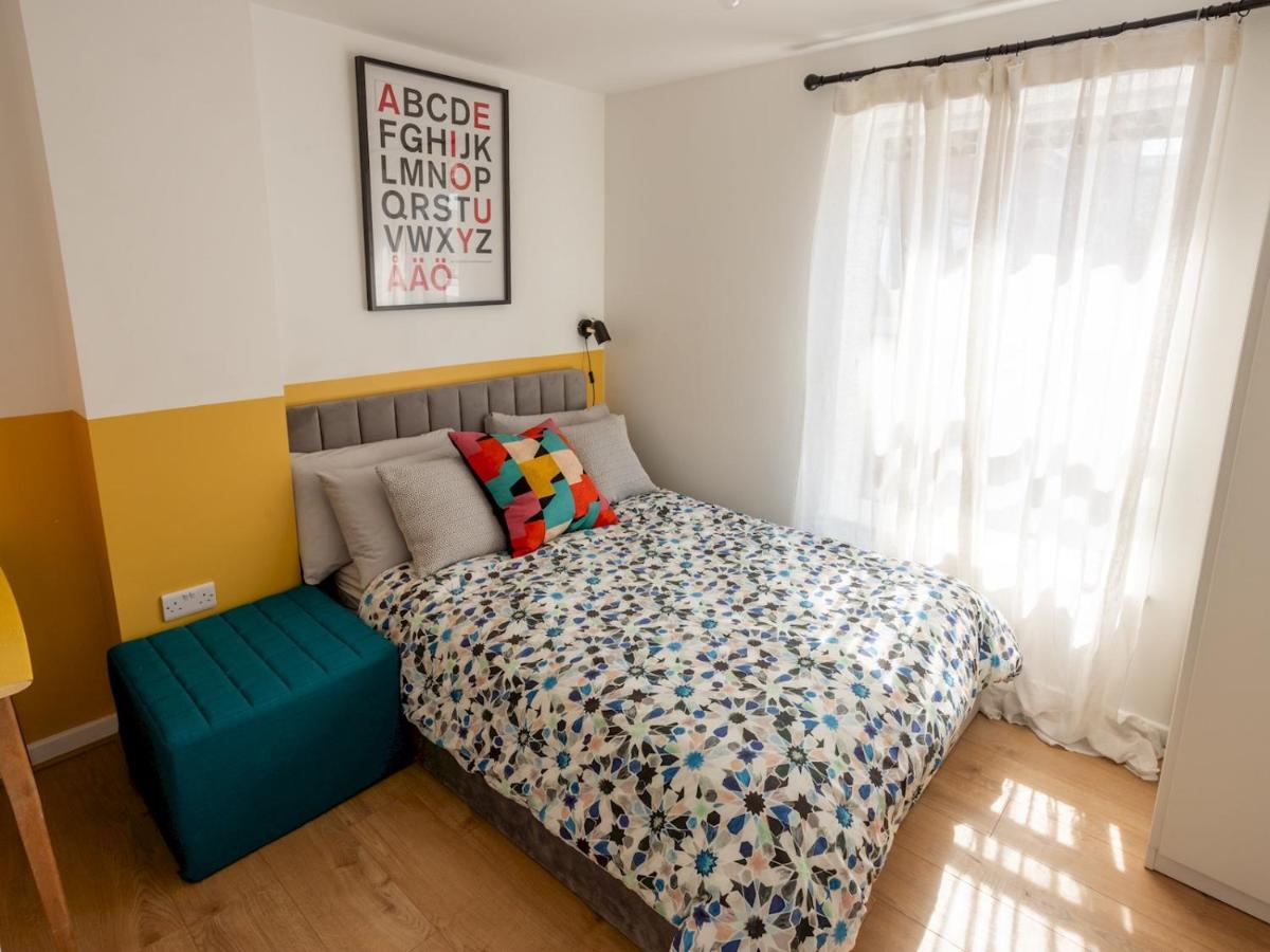 Pass The Keys Modern Stylish With Parking Apartment *