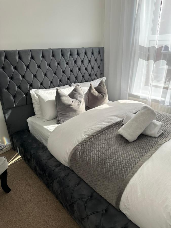 Guest house The Smaller New Refurbished Ensuite 5min From Parking In *