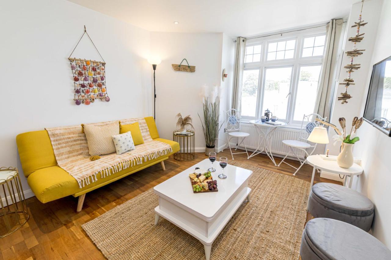 Ocean Breeze - 1 Minute From The - 10 Minute From Bic - Fast Wi-fi - Smart Tv