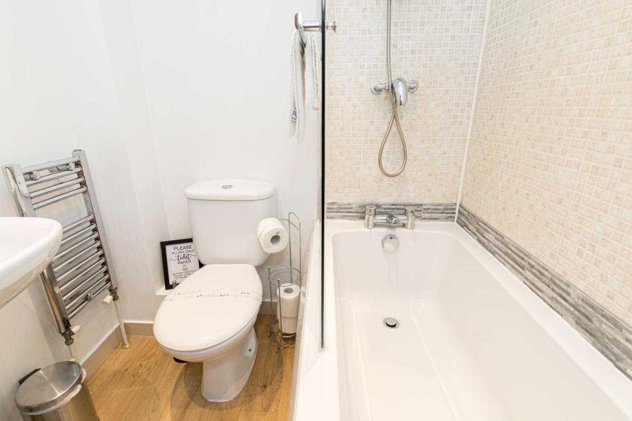 Ocean Breeze - 1 Minute From The - 10 Minute From Bic - Fast Wi-fi - Smart Tv *