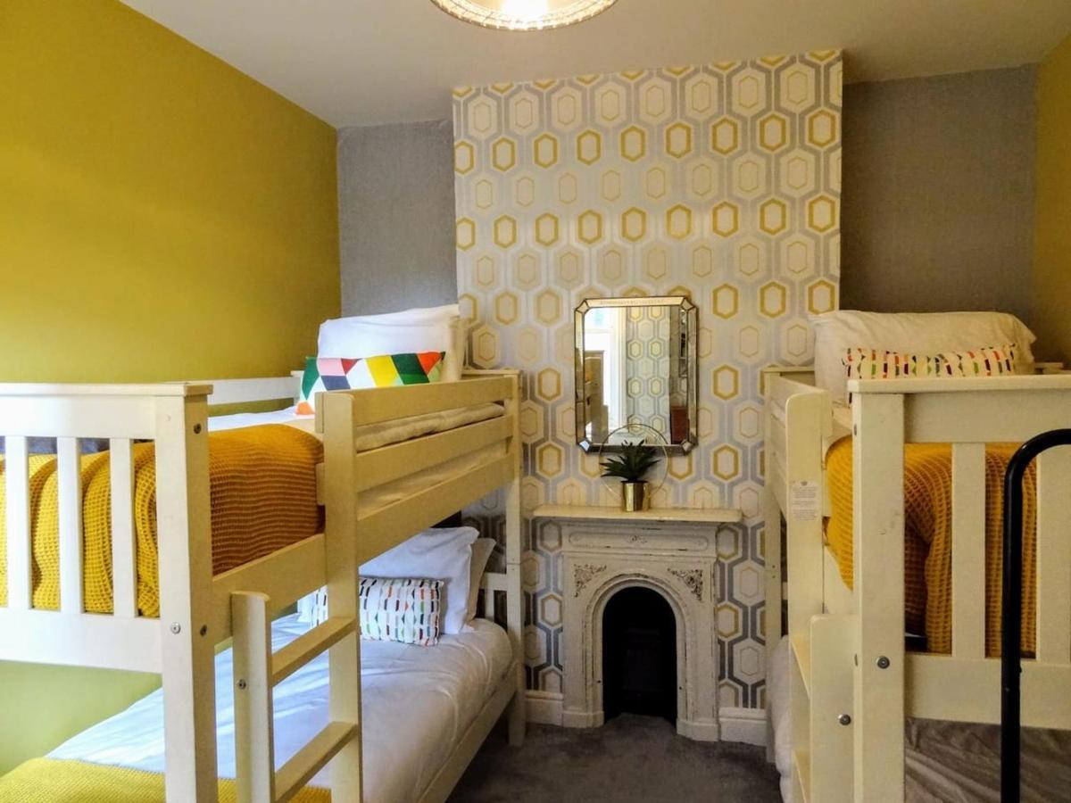 Boutique With Hot Tub - Sleeps Up To 20 Holiday home *