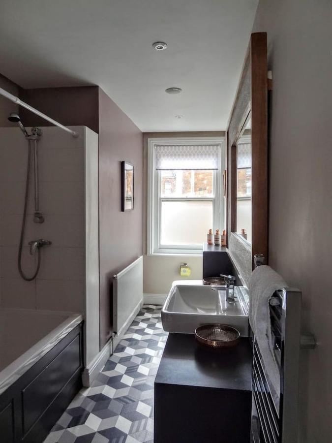 Boutique With Hot Tub - Sleeps Up To 20 * Bournemouth