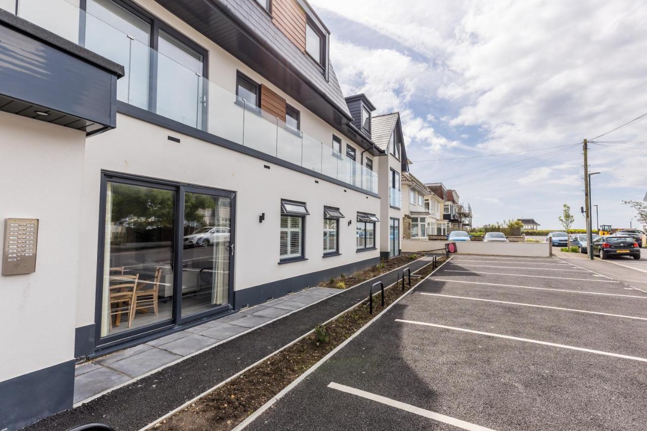 Modern 1 Bed Seaside Apartment *