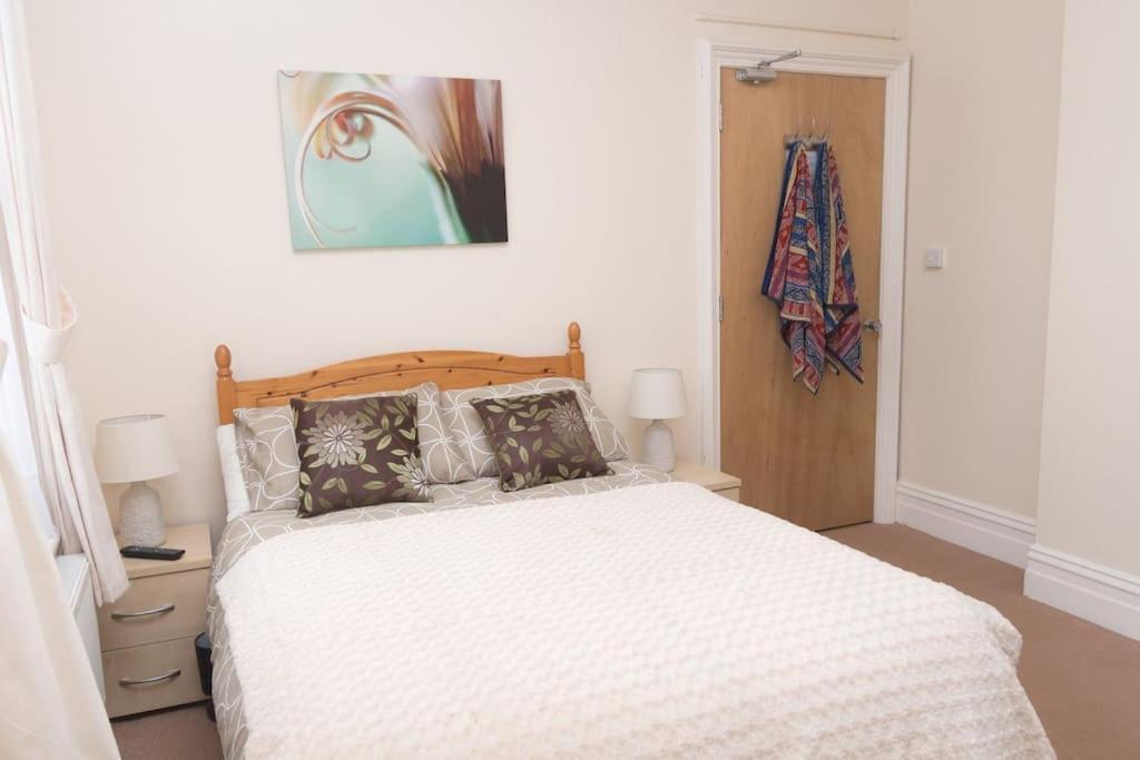 The By The Sea, Sleeps 32 * Bournemouth