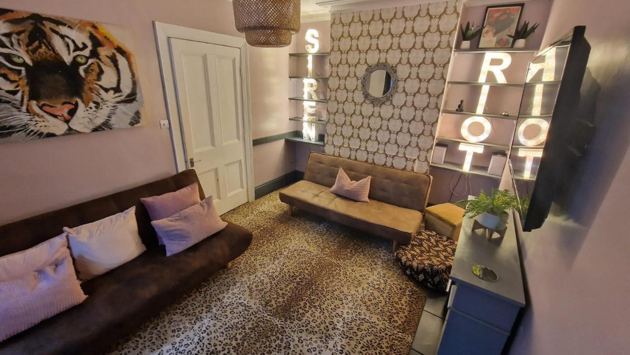 Boutique With Hot Tub - Sleeps Up To 20