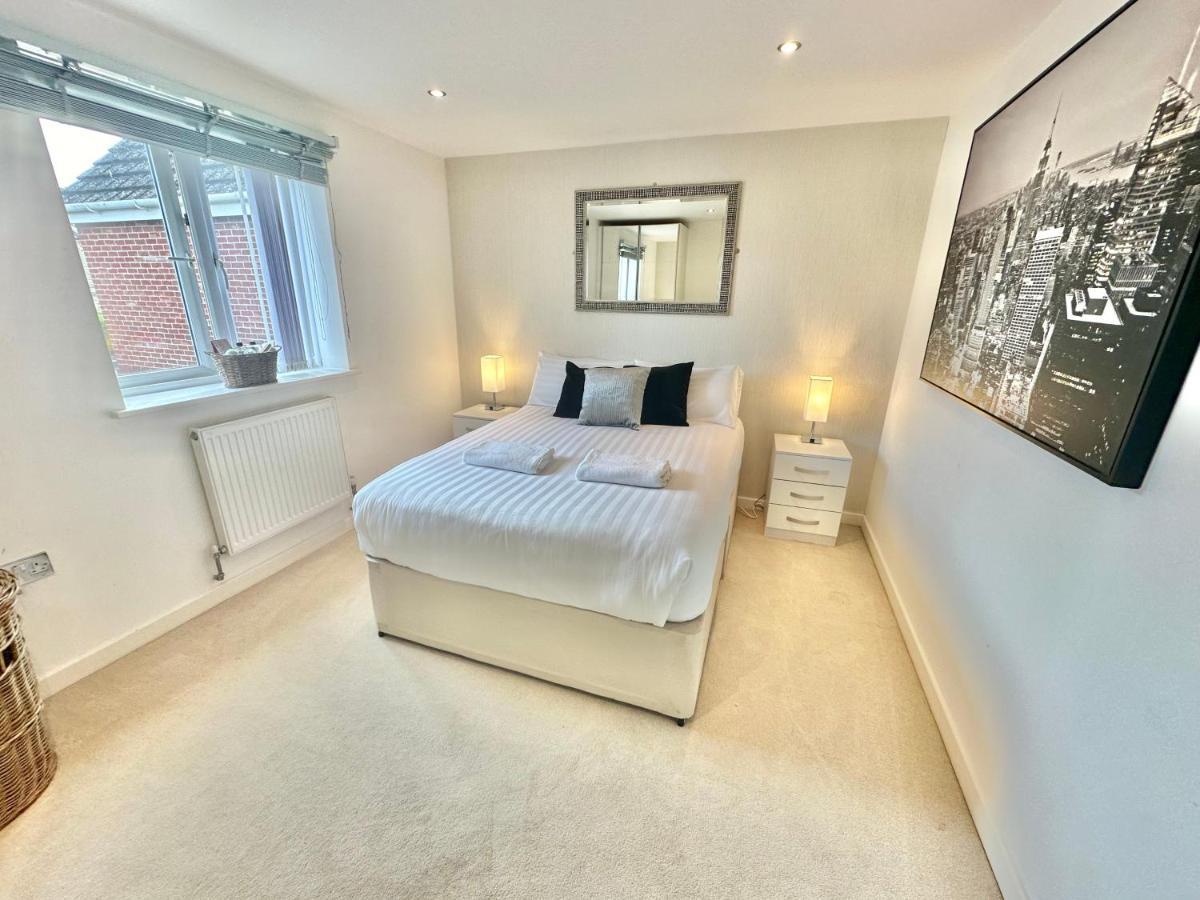 Large Family With Hot Tub - Sky Sports - Water Bed - Free Parking