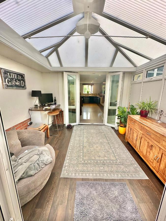 Large Family With Hot Tub - Sky Sports - Water Bed - Free Parking Holiday home