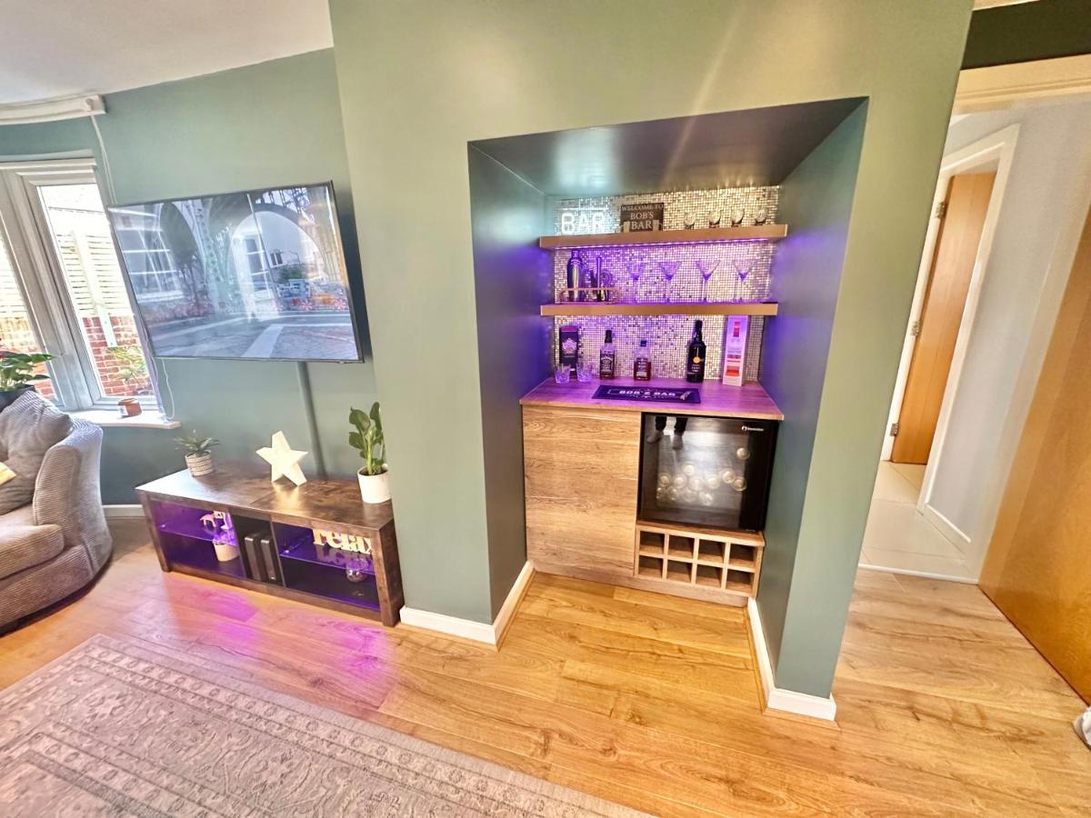 Holiday home Large Family With Hot Tub - Sky Sports - Water Bed - Free Parking