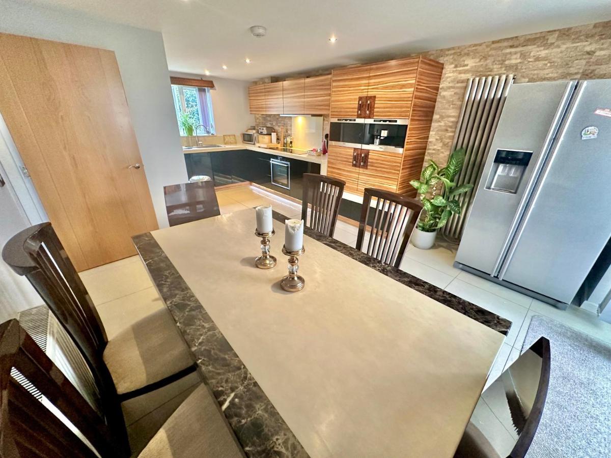 Large Family With Hot Tub - Sky Sports - Water Bed - Free Parking * Bournemouth