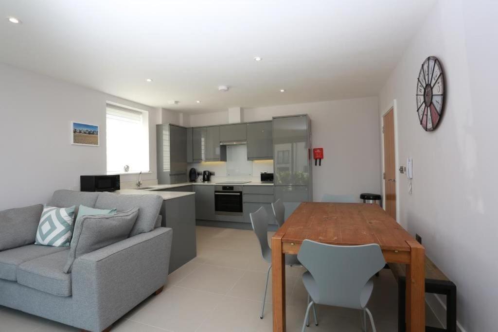 Bournecoast: Modern Flat With Sea Views - Fm6194