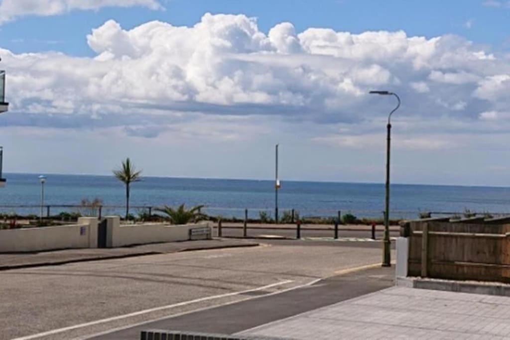 Bournecoast: Modern Flat With Sea Views - Fm6194