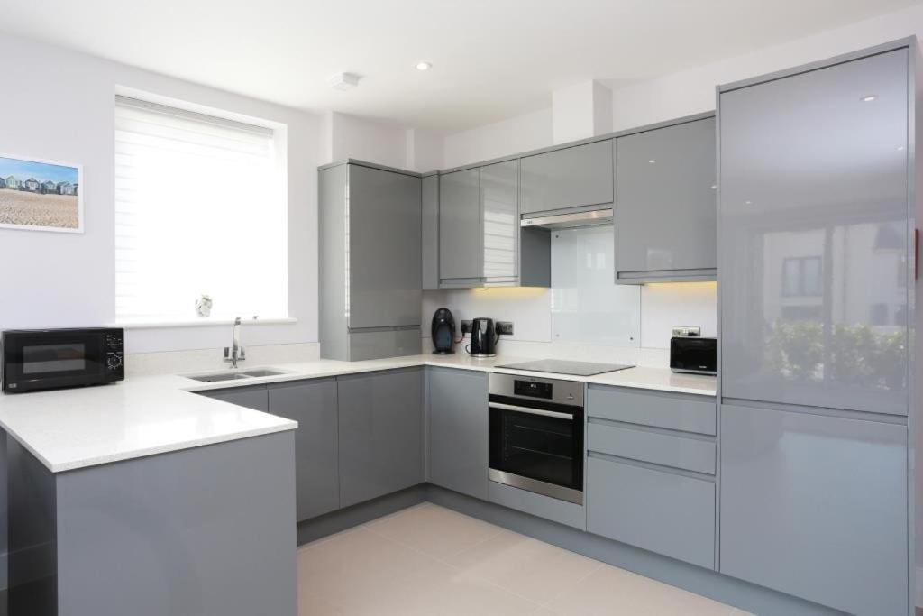 Bournecoast: Modern Flat With Sea Views - Fm6194 Apartment Bournemouth