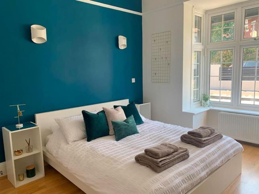 Bournecoast Family With Garden -wifi -hb8530 *