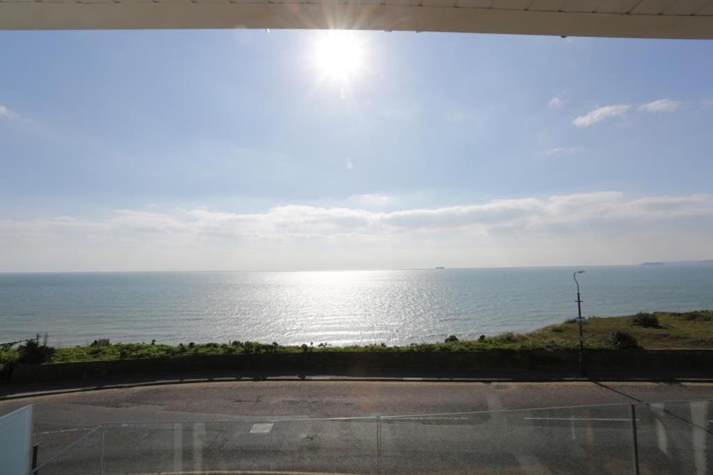 Bournecoast: 3 Bed-sea Views/balcony/garden-hb6314 Holiday home Bournemouth