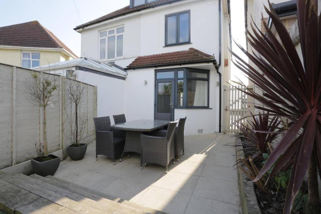 Bournecoast: 3 Bed-sea Views/balcony/garden-hb6314 Holiday home