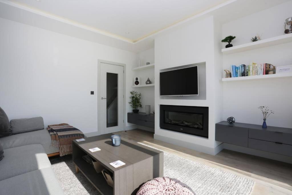 Bournecoast: 3 Bed-sea Views/balcony/garden-hb6314
