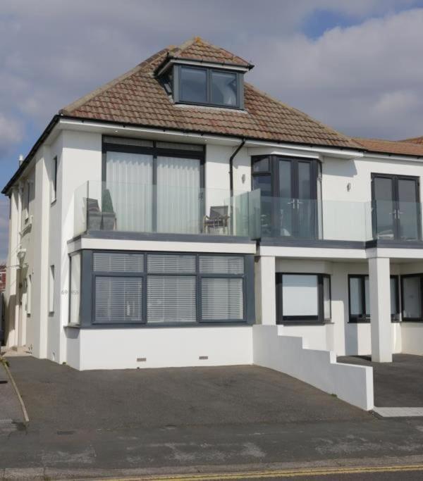 Holiday home Bournecoast: 3 Bed-sea Views/balcony/garden-hb6314 *