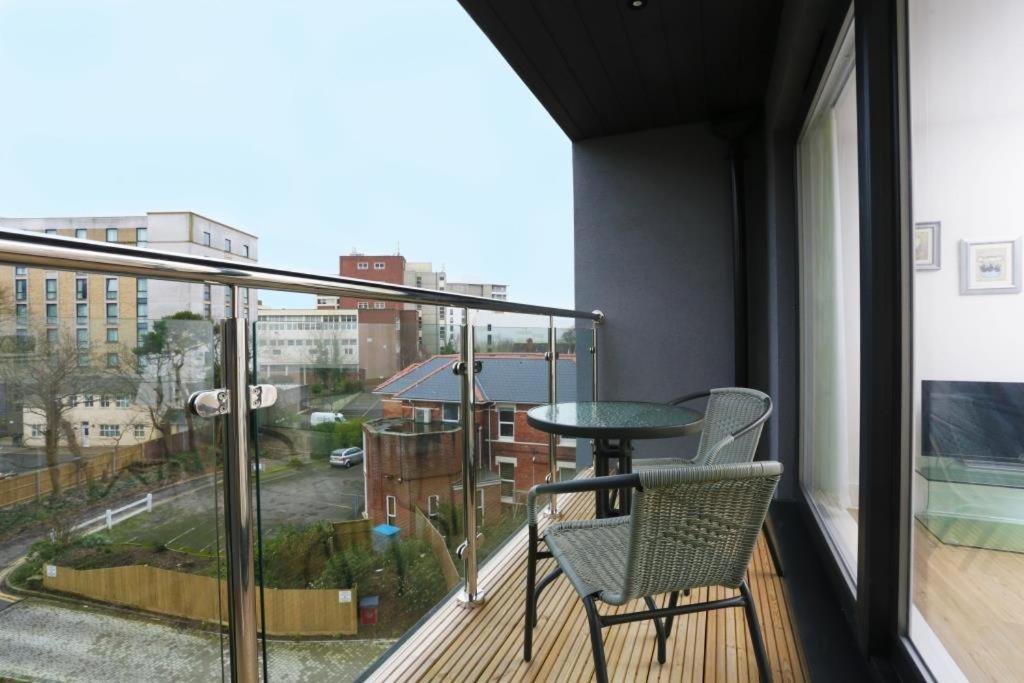 Bournecoast: Modern Flat Near Town Centre - Fm6275