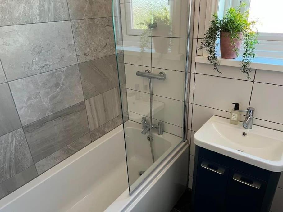 Bournecoast - Spacious Flat Near Shops/beach-fm182 * Bournemouth