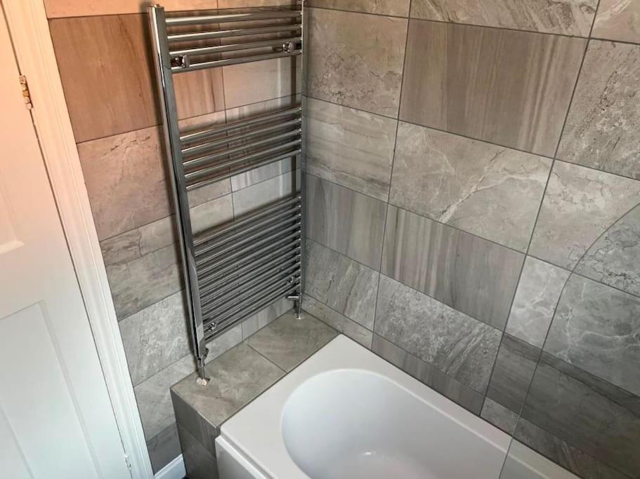 Bournecoast - Spacious Flat Near Shops/beach-fm182