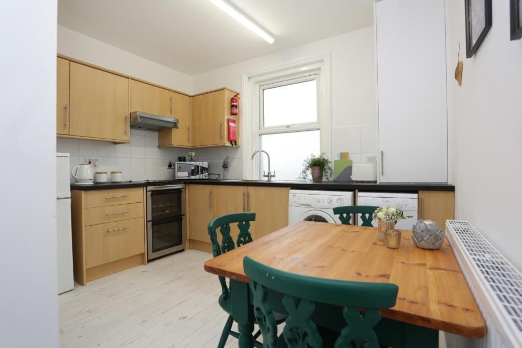 Bournecoast - Spacious Flat Near Shops/beach-fm182 Bournemouth
