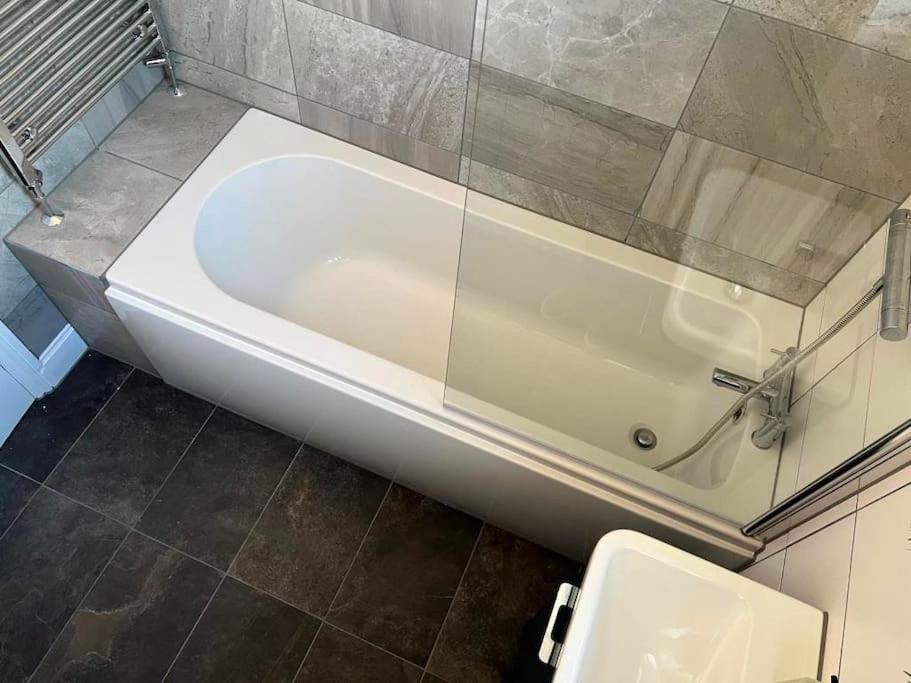 Bournecoast - Spacious Flat Near Shops/beach-fm182