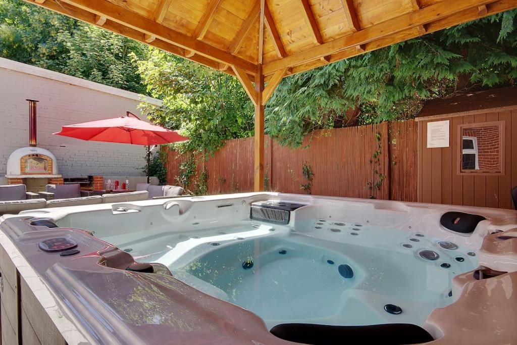 Villa Craig Side With Hot Tub Bournemouth
