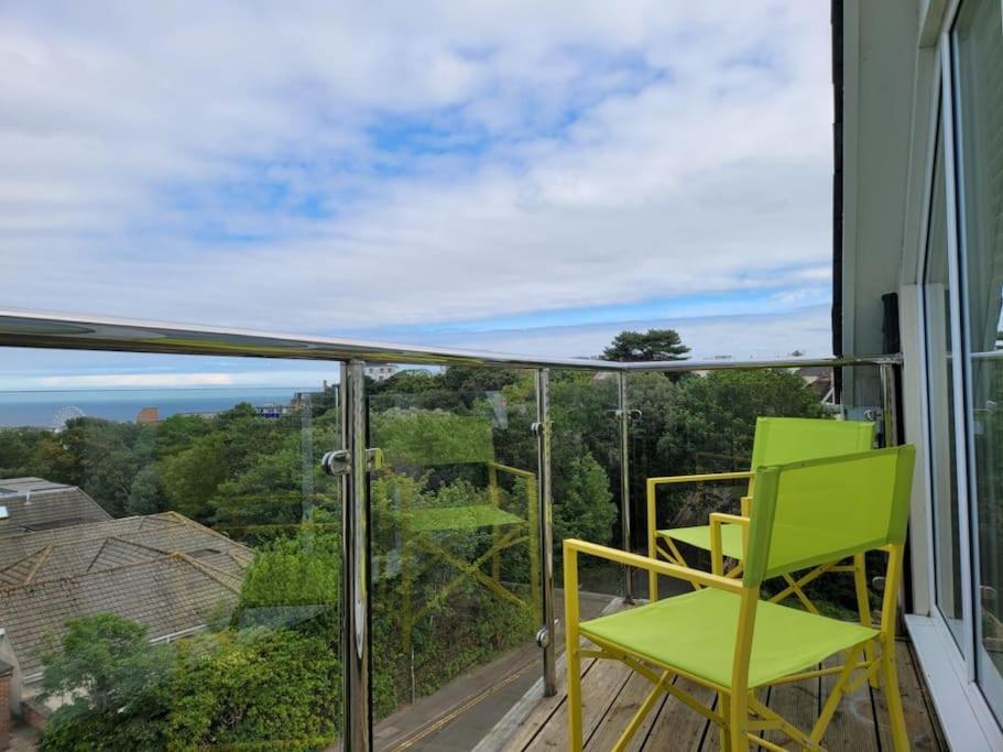Holiday home Bournecoast: With Snug-games Room-garden-3114
