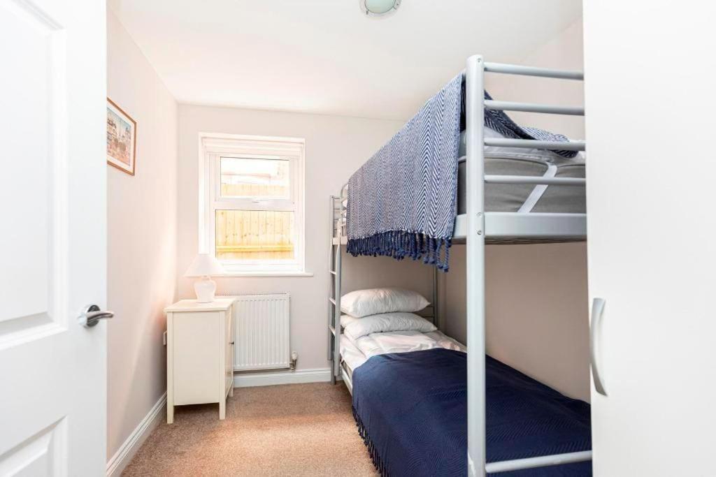 Bournecoast: Short Walk To Sandy Beaches - Fm3070 Apartment Bournemouth