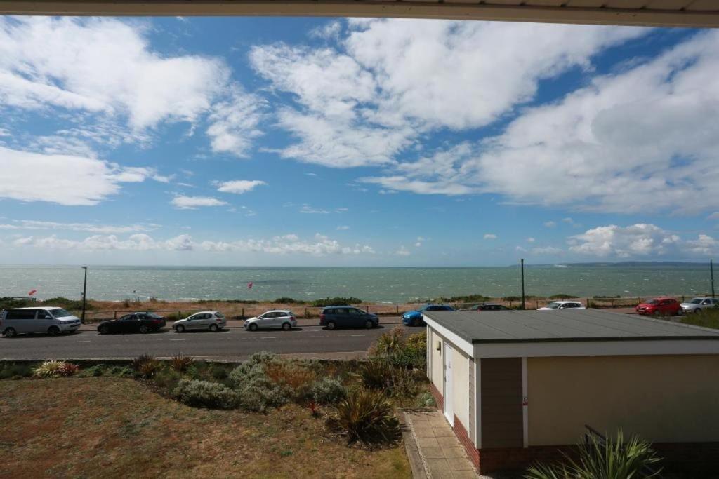 Bournecoast: Flat With Panoramic Sea Views- Fm6180 *