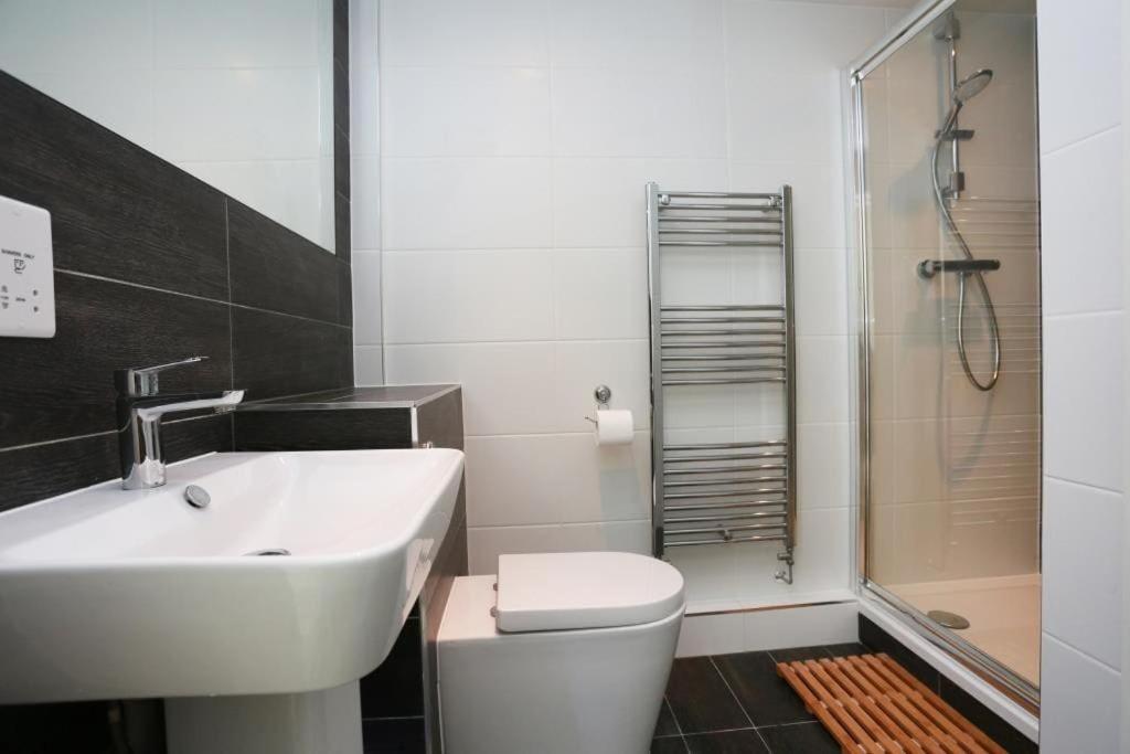 Bournecoast: Flat With Panoramic Sea Views- Fm6180