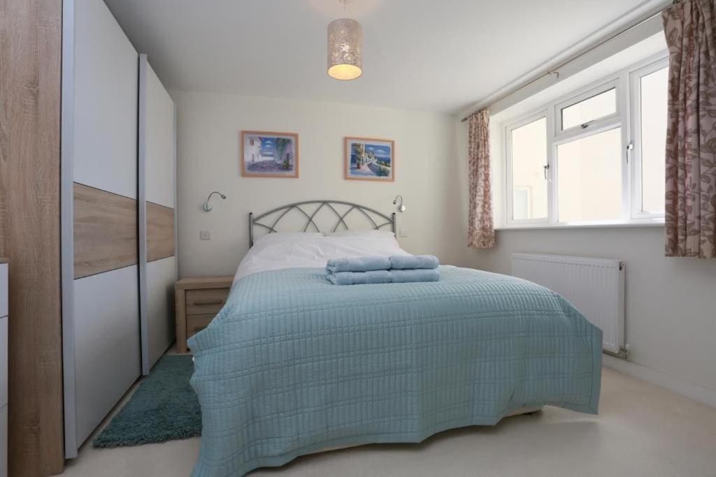 Bournecoast: Flat With Panoramic Sea Views- Fm6180 *