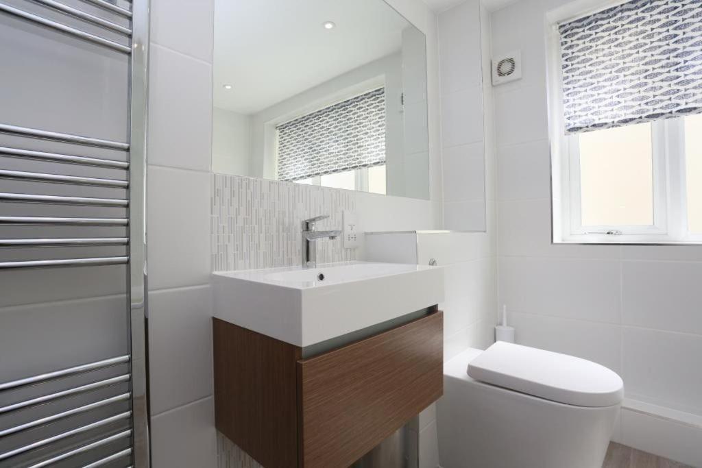 Bournecoast: Flat With Panoramic Sea Views- Fm6180