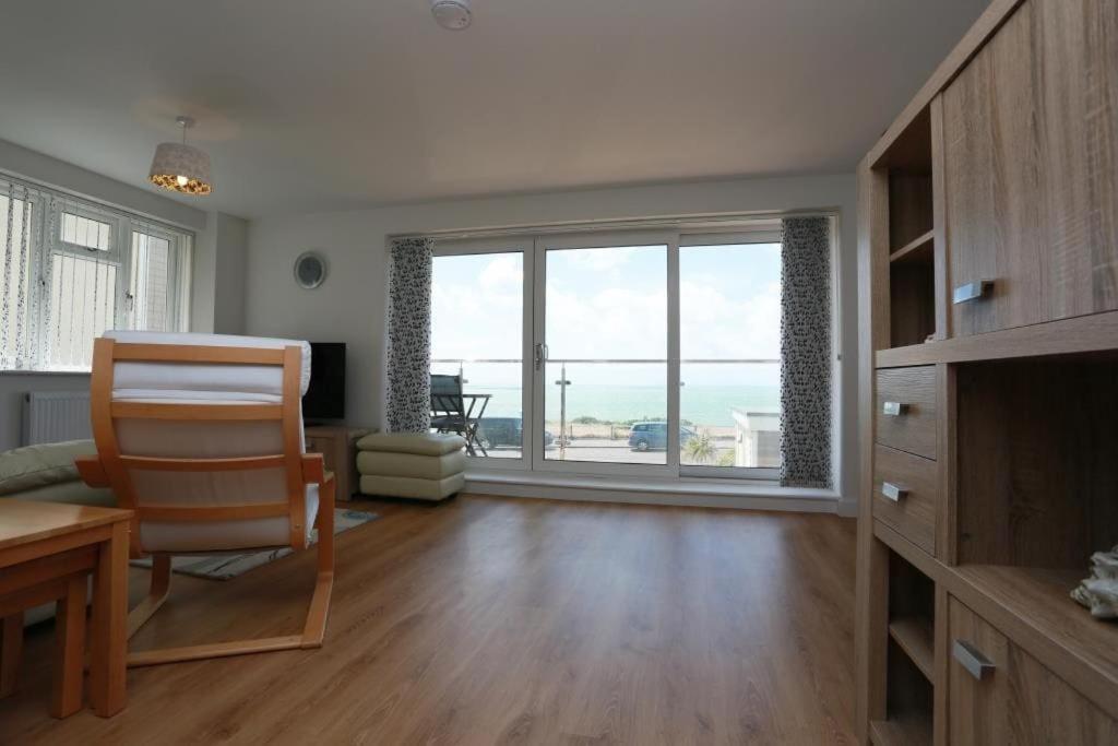 Bournecoast: Flat With Panoramic Sea Views- Fm6180 * Bournemouth